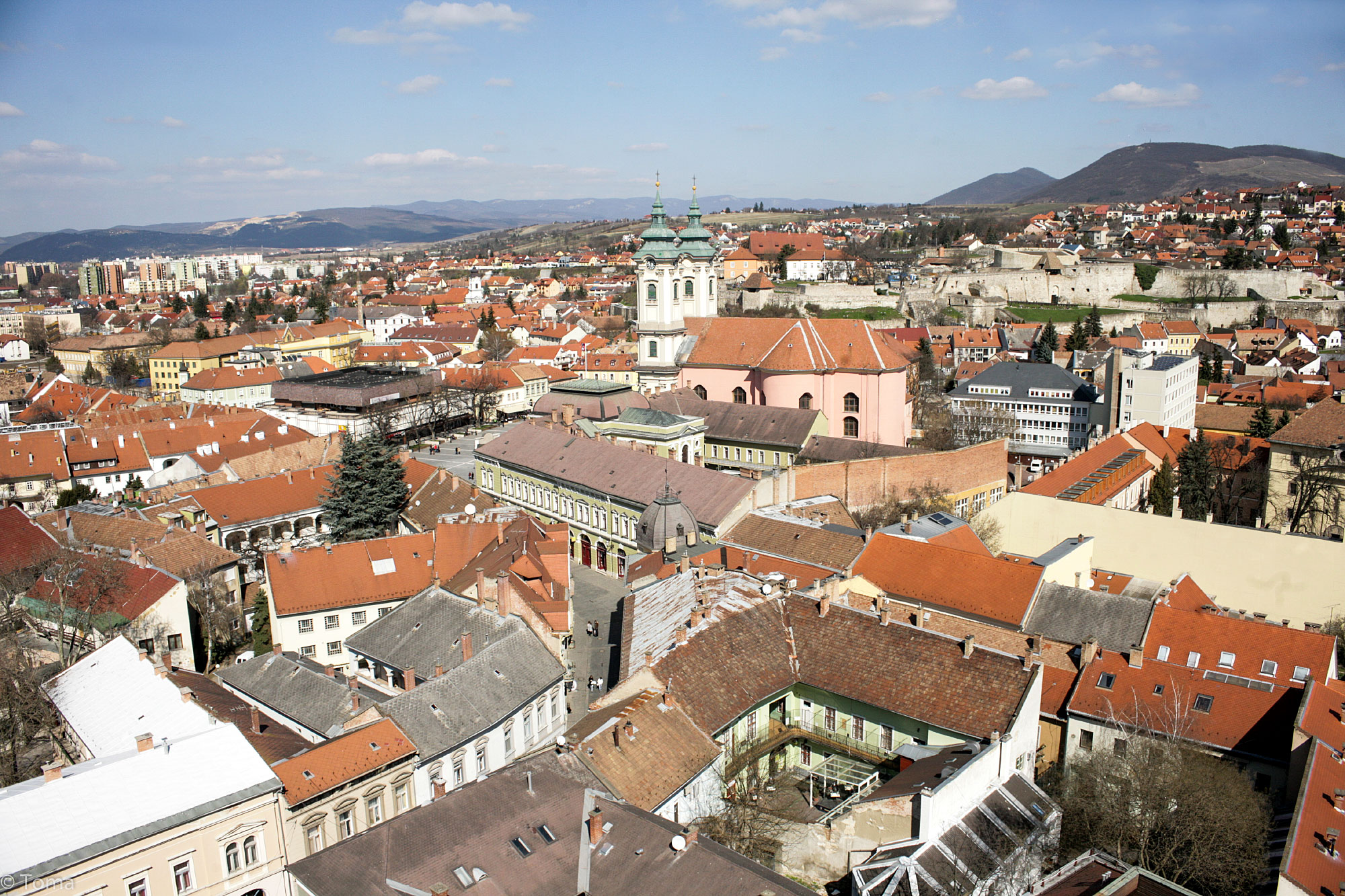 Eger (Photo License: CC BY-NC-ND 2.0)